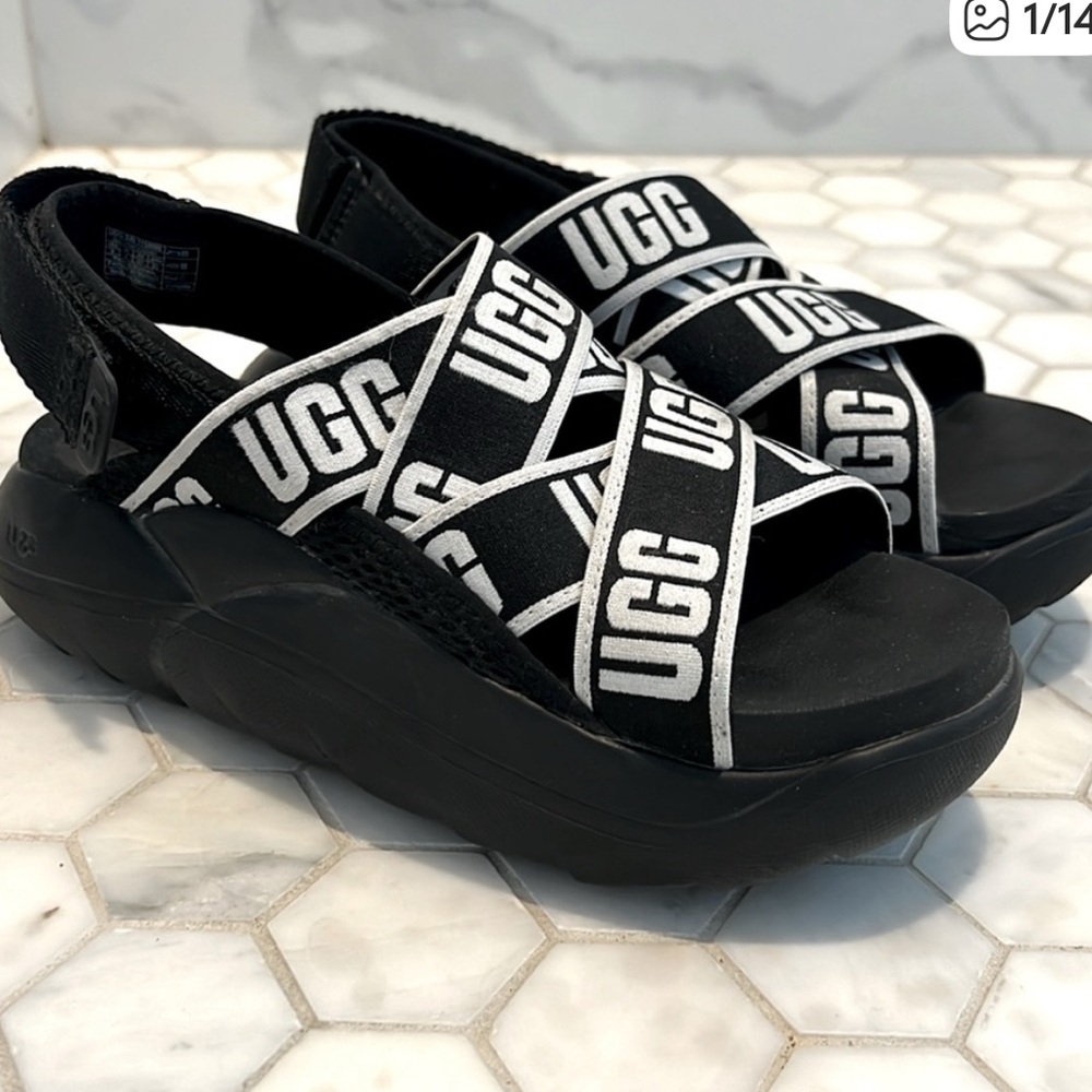 UGG LA Alto Cloud Stacked Platform Black & White Slides Sandals Women’s Size 6